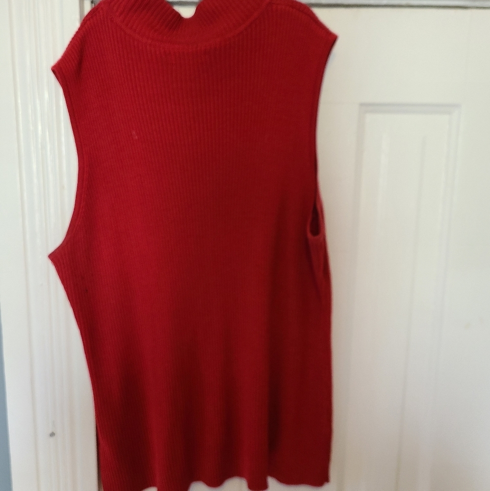 Mock neck sleeveless sweater